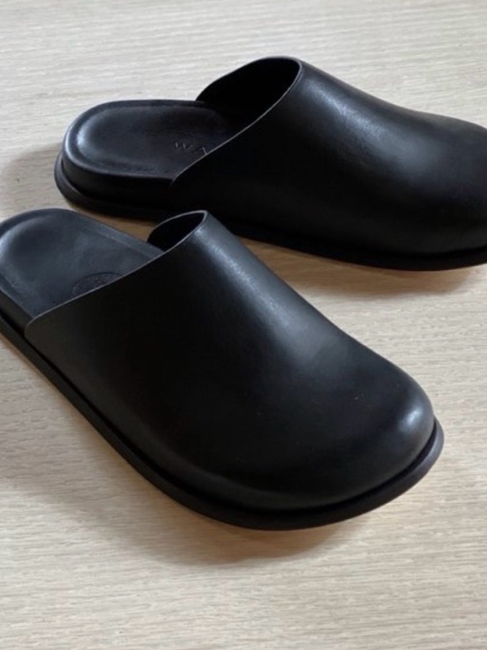 Classic Black Leather WAL & PAI  Slip-On Clogs for Women